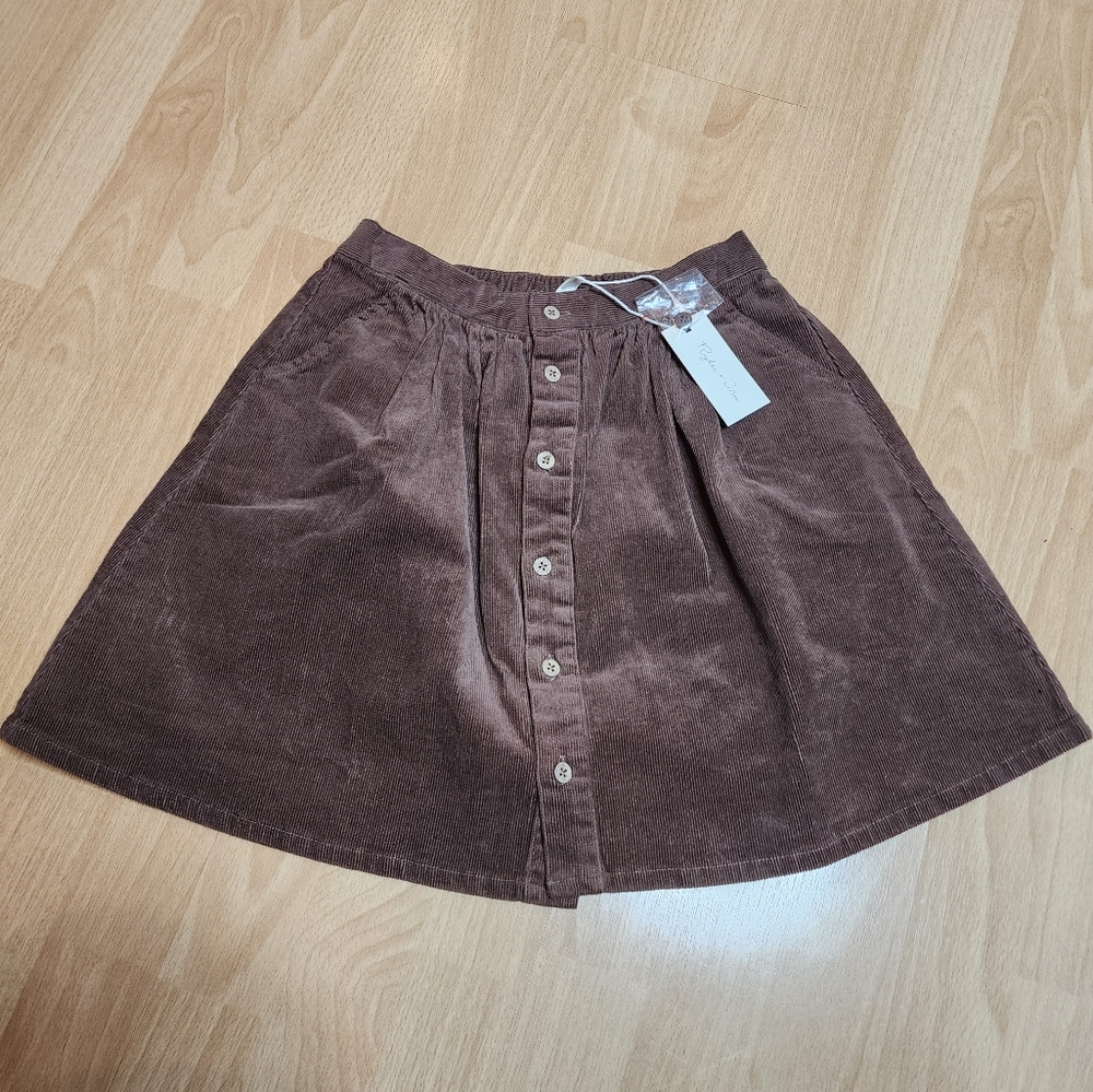 NWT Rylee + Crue Brown Corduroy Button skirt Size 12-14‎ years.